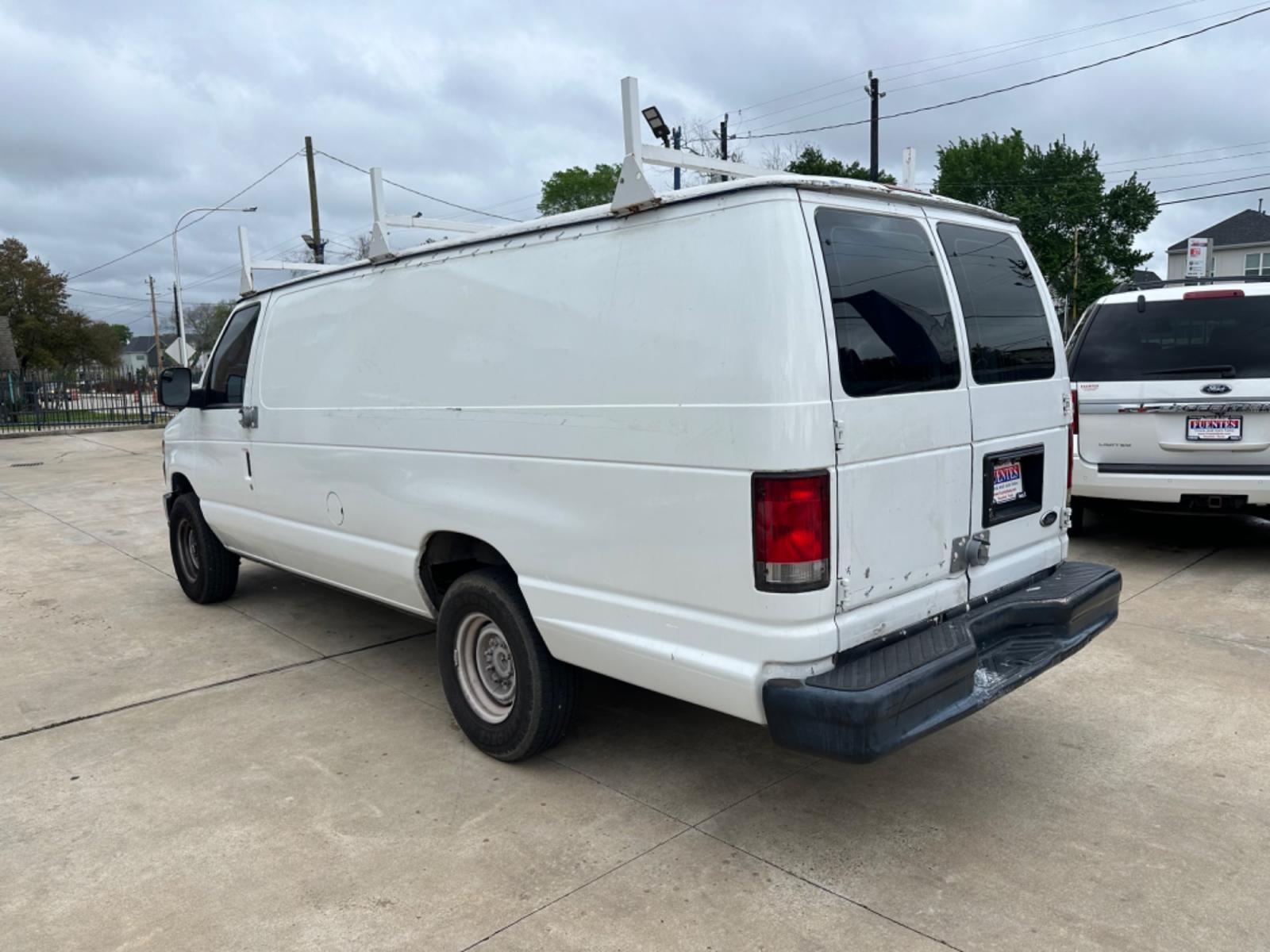 2014 White /Gray Ford E-Series Van E-350 Super Duty Extended (1FTSS3EL5ED) with an 5.4L V8 SOHC 16V FFV engine, 6-Speed Automatic transmission, located at 1501 West 15th St., Houston, 77008, (713) 869-2925, 29.797941, -95.411789 - Photo #3